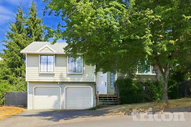 Building Photo - 37445 Sandy Heights St