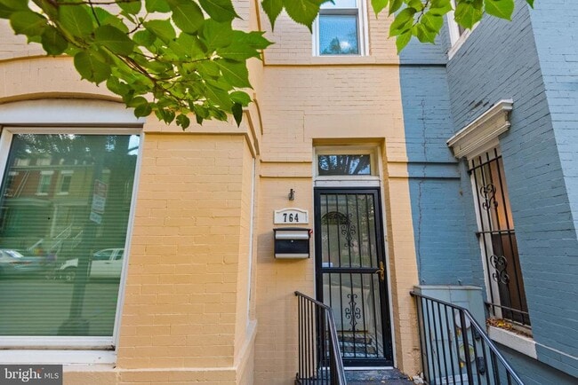 Foto del edificio - 764 Harvard St NW