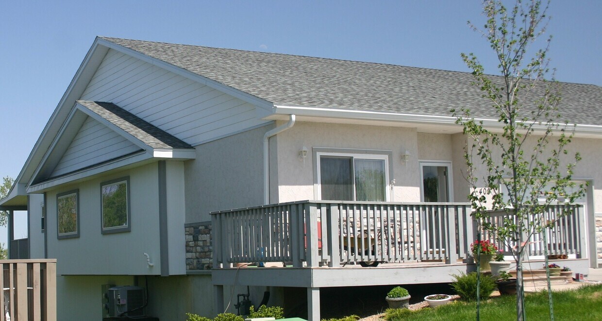 Primary Photo - 409 Reagan Dr