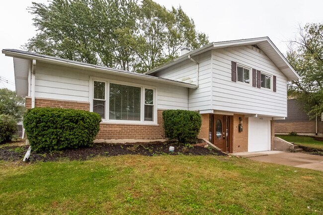 Building Photo - 14723 Menard Ave