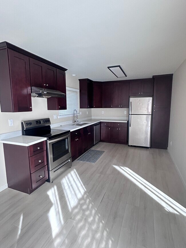 Building Photo - 704 Muir Dr