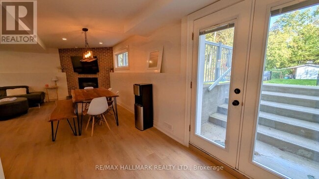 Building Photo - 3239 Cove Ave