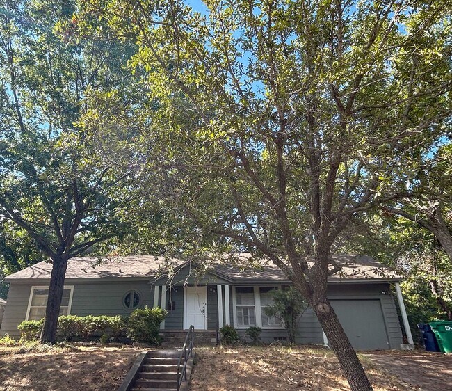 Foto del edificio - 3 bed 2 bath in the heart of Denton TX