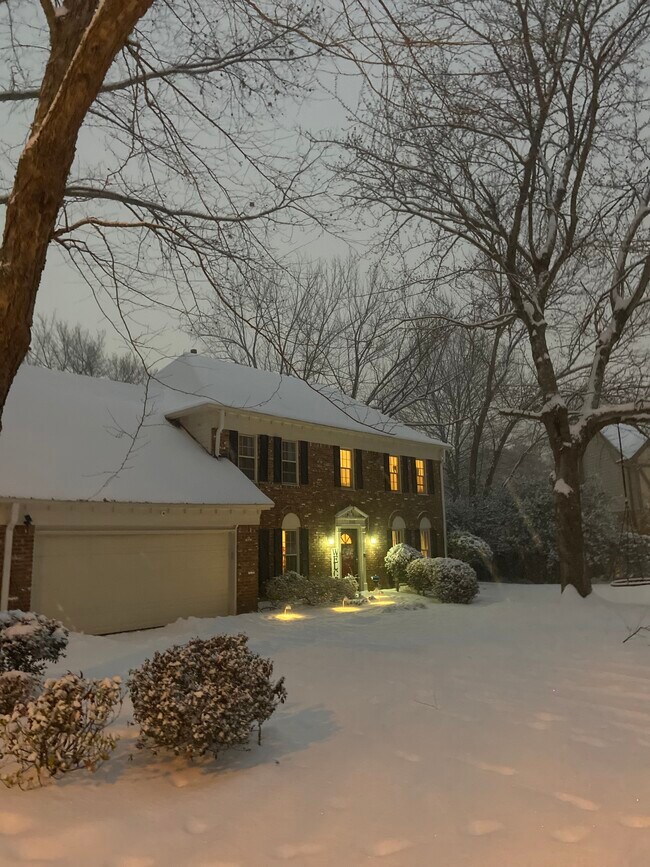 Foto del edificio - 8123 Anniston Cove