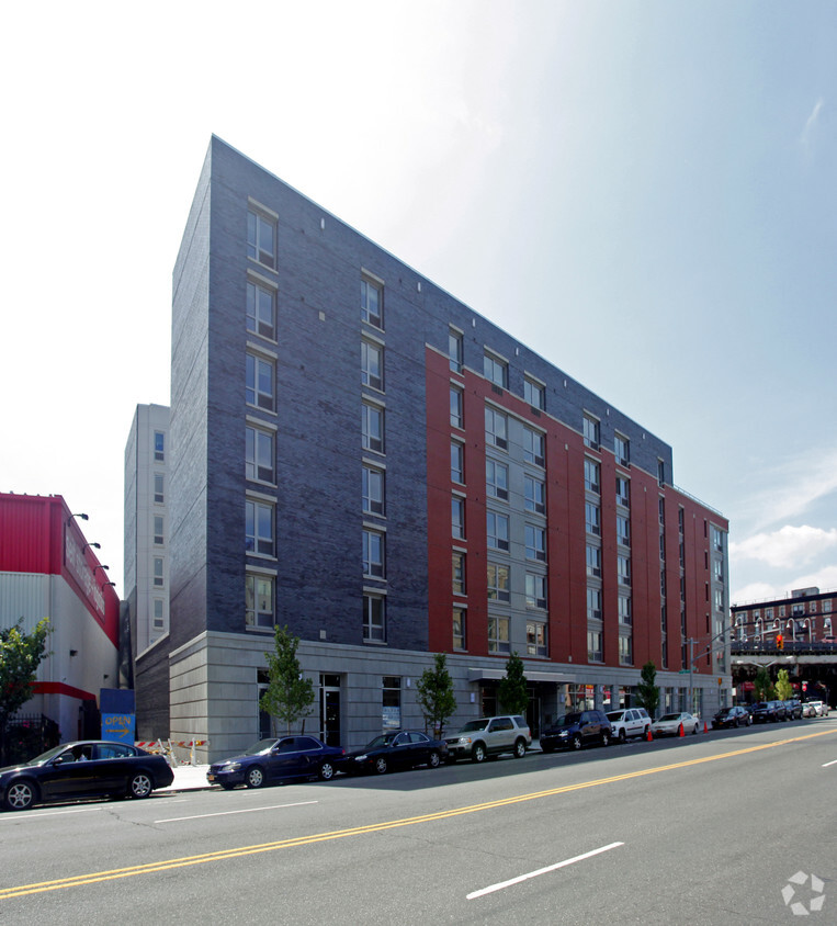 Building Photo - Crotona Park Apartments