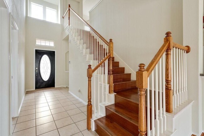 Building Photo - 11013 Casitas Dr