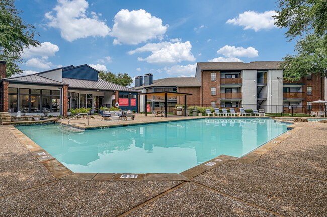 Building Photo - Raleigh At Towne Crossing