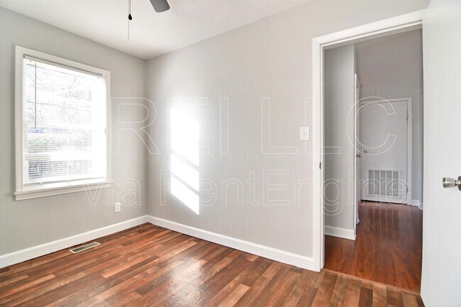 Foto del edificio - 6604 Estele Ave