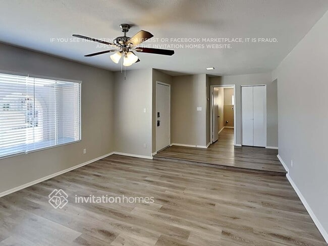 Building Photo - 5720 N 48th Ln