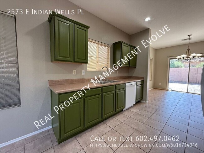 Building Photo - 2573 E Indian Wells Pl