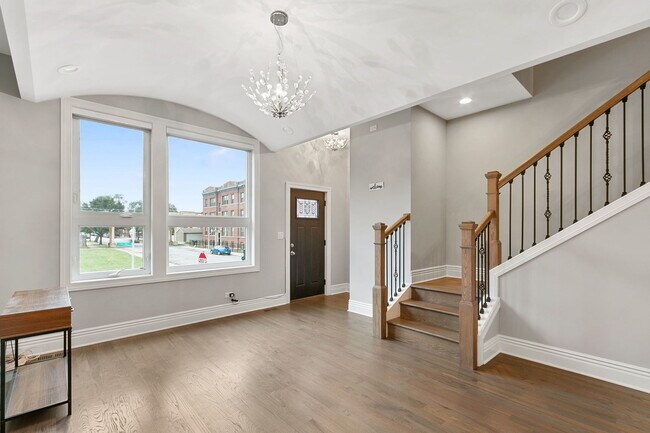 Building Photo - 4601 S Calumet Ave
