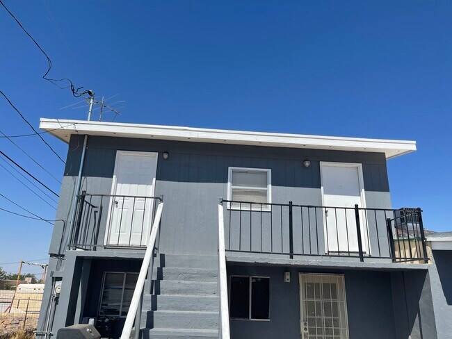 Space B upstairs - 1402 Tiffany Rd