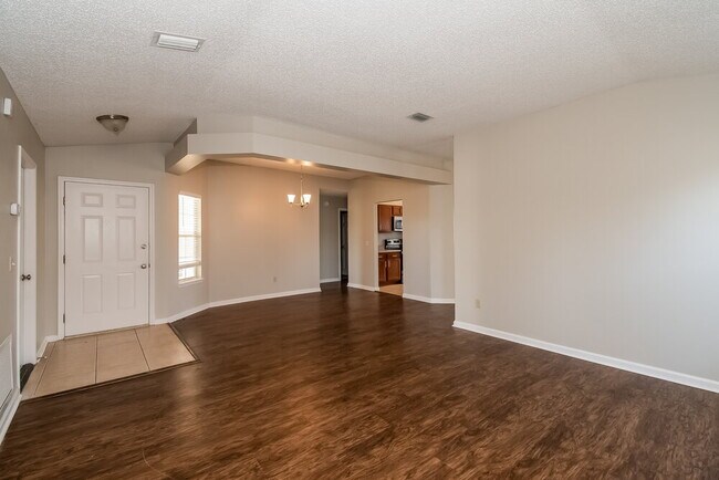 Foto del edificio - 12335 Silent Brook Trail N