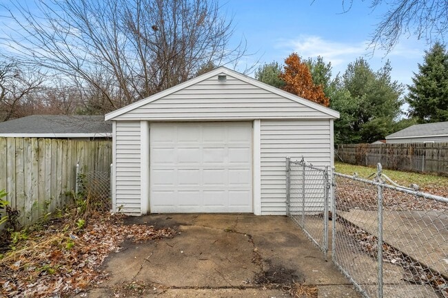 Foto del edificio - 423 Cornell Dr