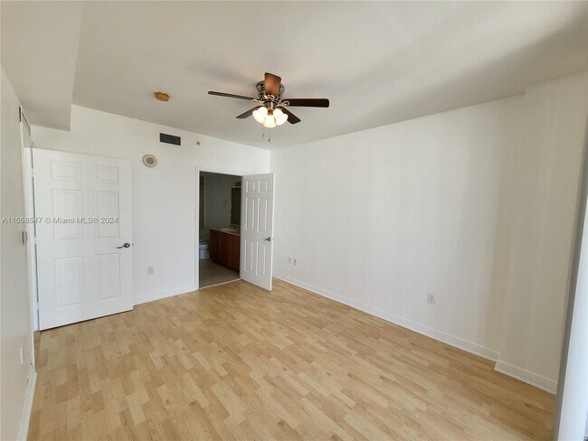 Building Photo - 2425 SW 27th Ave