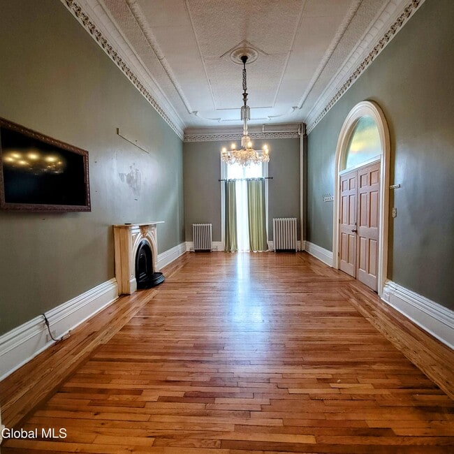 Building Photo - 199 2nd St