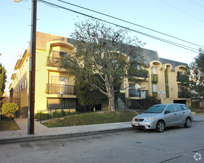 Building Photo - Klump Apartments
