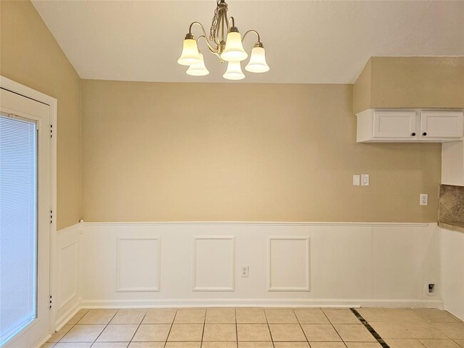 Building Photo - 7111 Pheasant Grove Dr