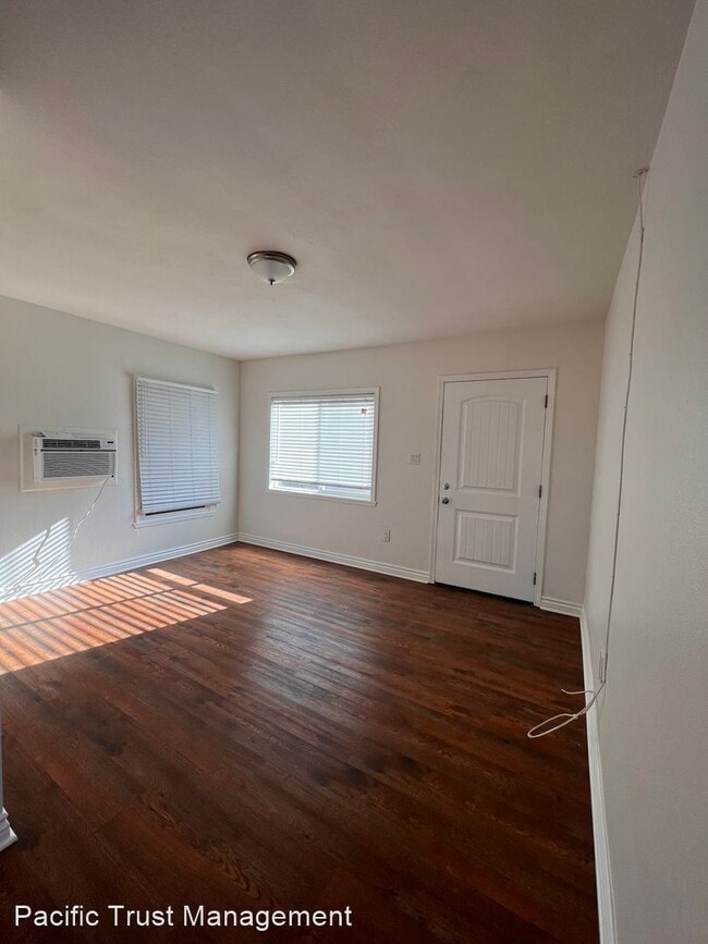 Building Photo - 2 br, 1 bath House - 3587 Wallace St