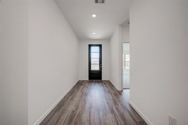 Foto del edificio - 5119 Whispering River Dr