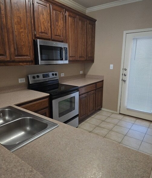 Building Photo - 5401 Soledad Dr