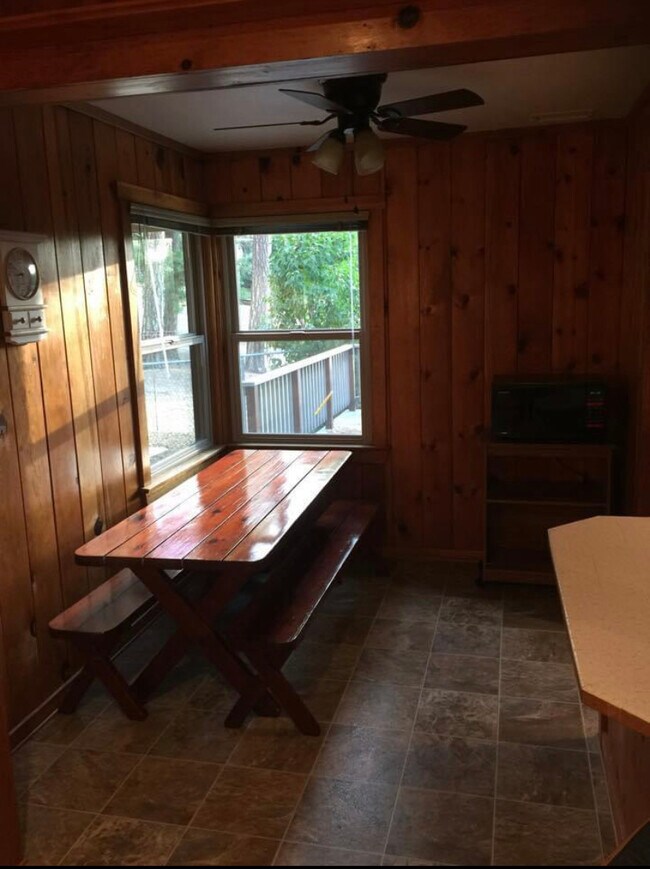 Foto del edificio - 53570 Tollgate Rd