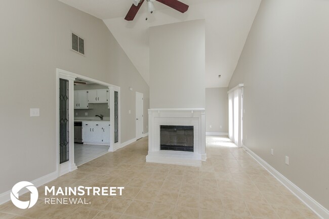 Foto del edificio - 13701 Dealtry Ln