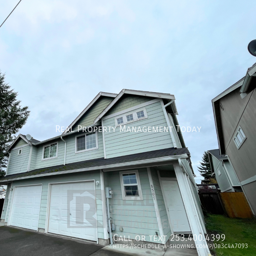 Primary Photo - Awesome 3 Bedroom Duplex in Tacoma!