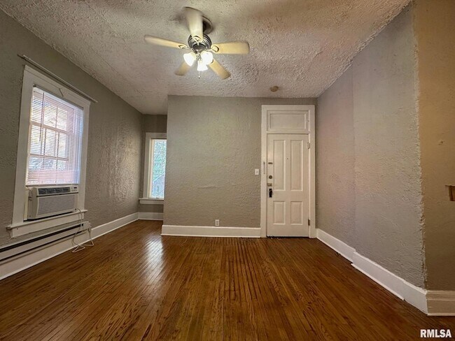 Foto del edificio - 333 S Douglas Ave