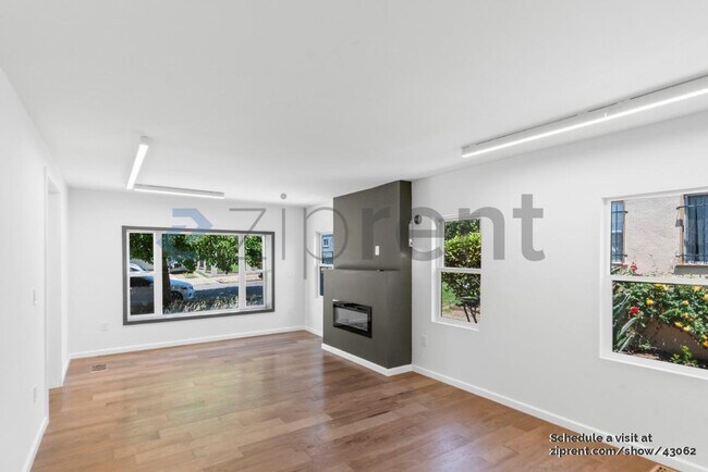 Foto del edificio - 2758 Ritchie St