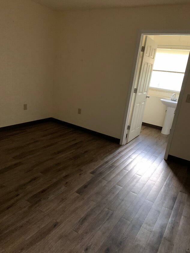 Building Photo - Madrid Court