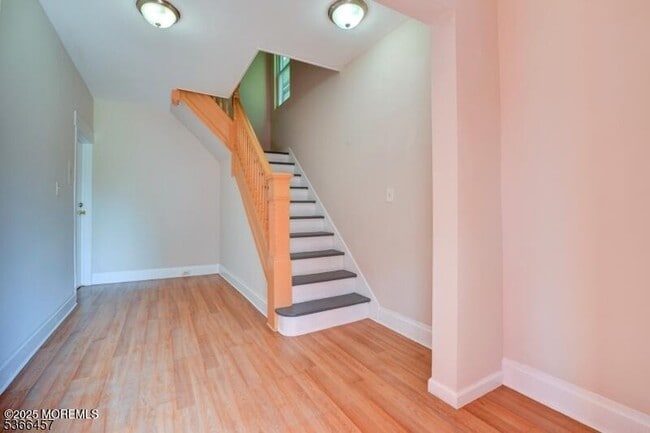 Building Photo - 307 21st St