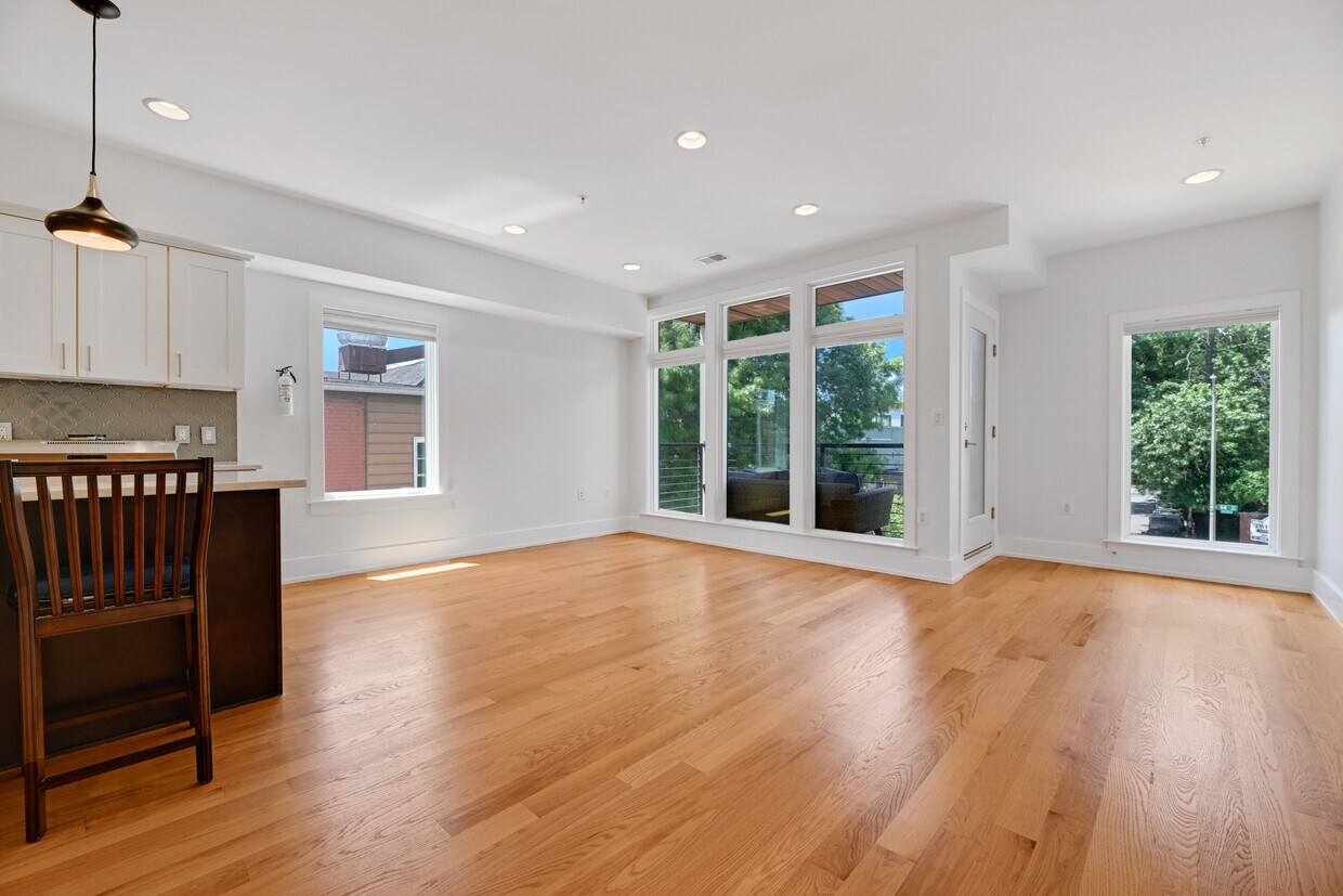 Primary Photo - 3815 14th St NW