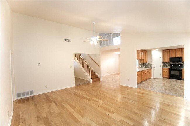Building Photo - 4700 Running Deer Dr
