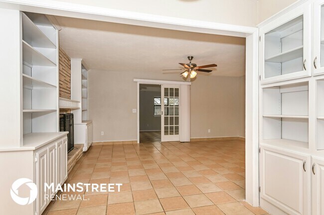 Building Photo - 4605 NW 57th St
