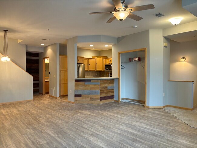 Building Photo - 8263 Starr Grass Dr