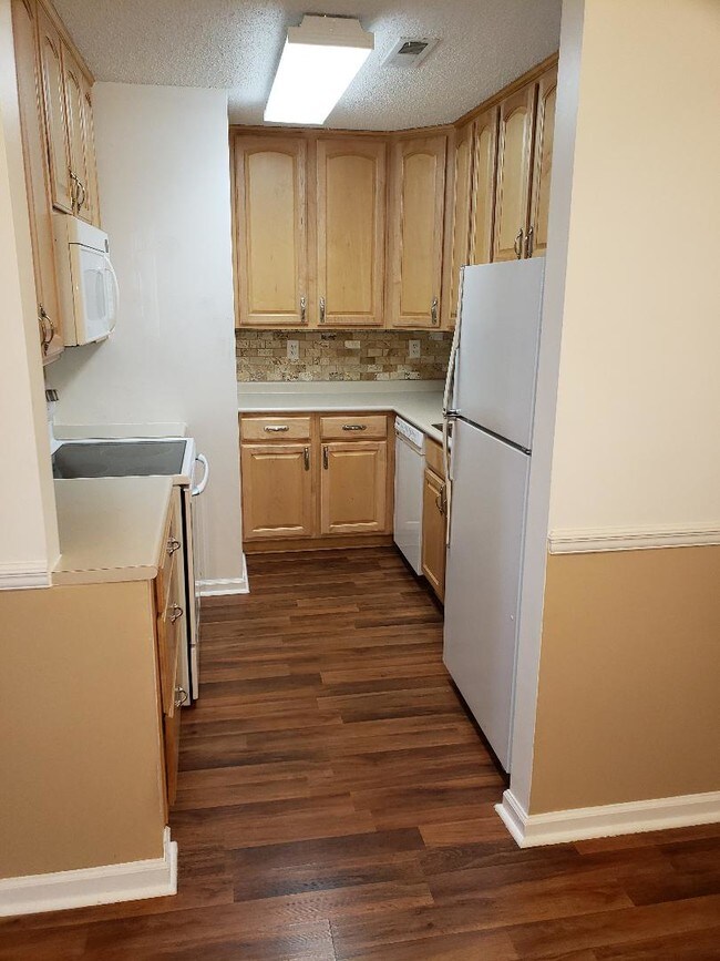 kitchen - 2108 Liberty Dr