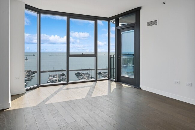 Building Photo - 211 N Harbor Dr