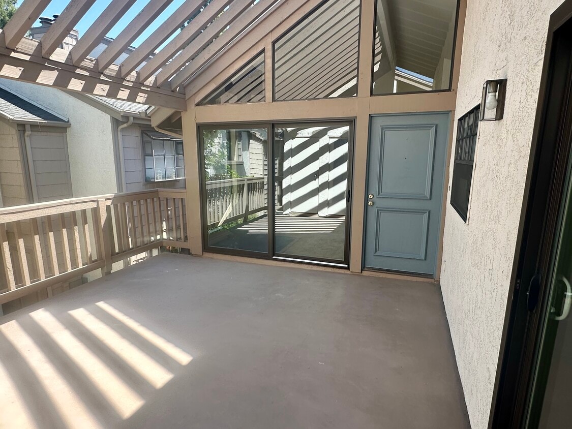 Private deck - 26701 Quail Crk