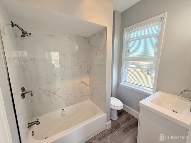 Foto del edificio - 46 Hayward Ave