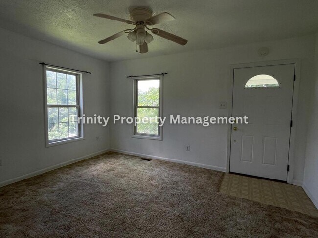 Foto del edificio - 204 1/2 Burton Ave