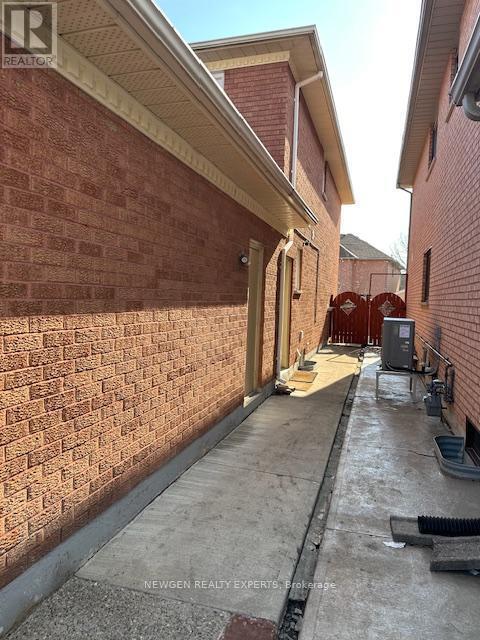 Building Photo - 202 Fernforest Dr