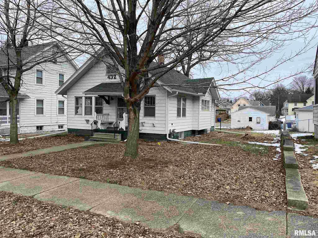 432 41st St, Moline, IL 61265 House Rental in Moline, IL