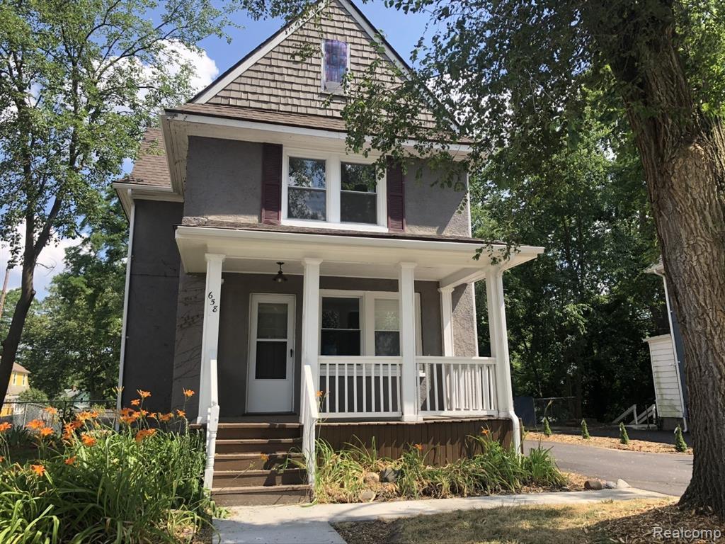 Primary Photo - 658 N Perry St