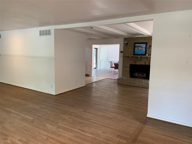 Building Photo - 11208 Pinocchio Dr