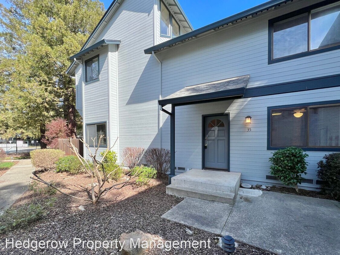 Primary Photo - 2 br, 2.5 bath House - 35 Village Parkway