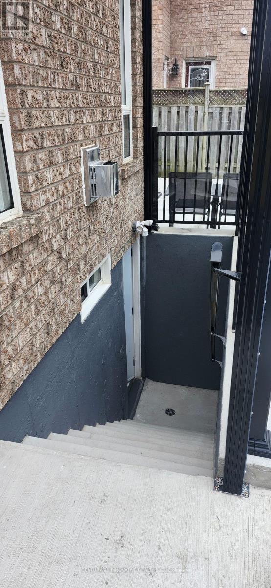 Building Photo - 83 Harty Crescent