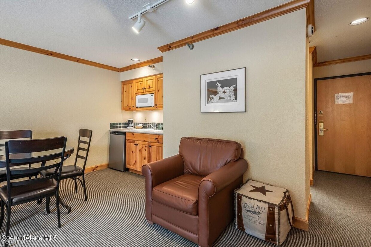 Building Photo - 10000 Schweitzer Mountain Rd