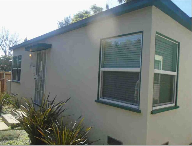 Building Photo - 649 Rose Ave