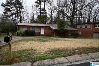 Building Photo - 209 13th Ave NE